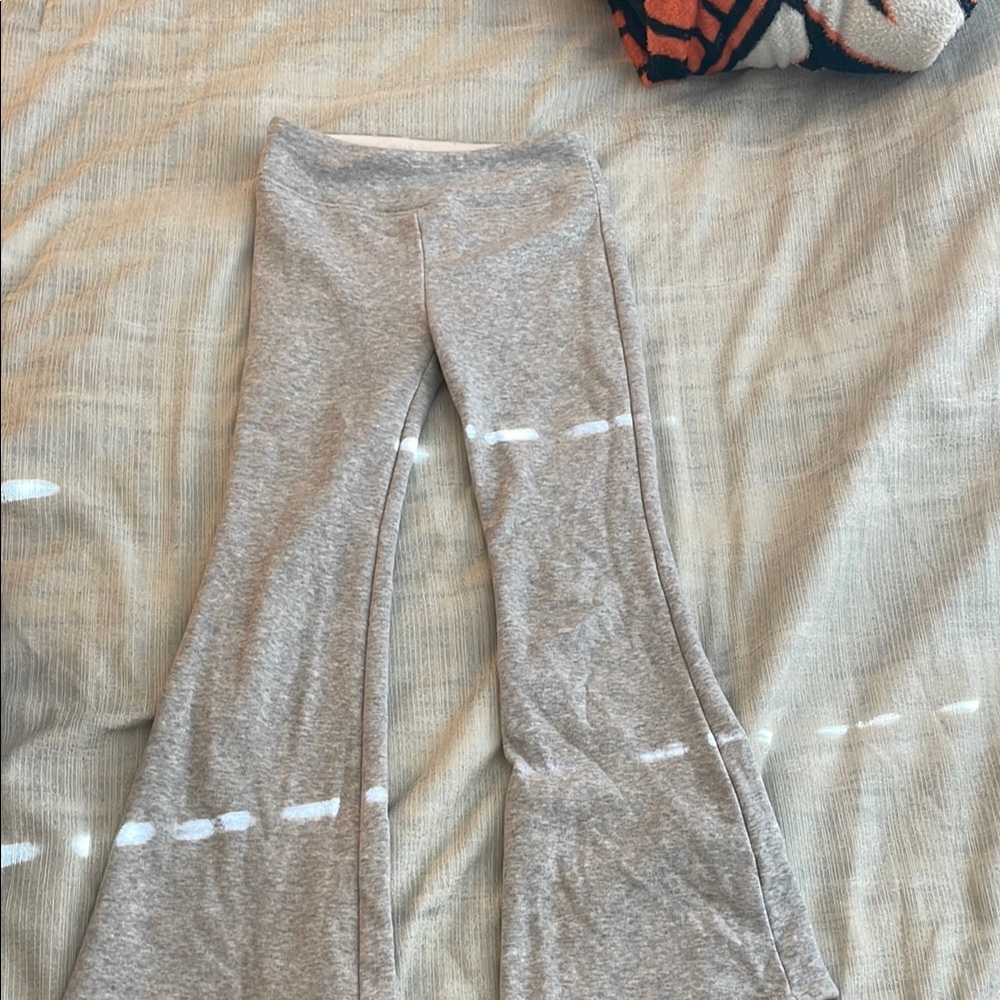 SO Gray fuzzy flare Leggings
